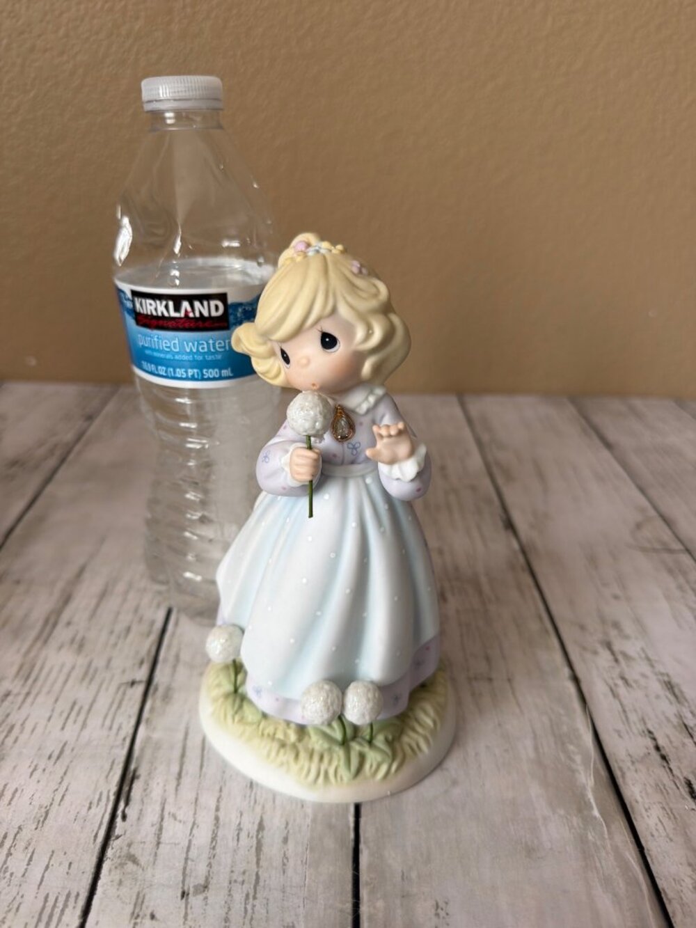 Precious Moments 2001 Nearer to the Heart of God Figurine #890731 - No Box/COA - Picture 5 of 14